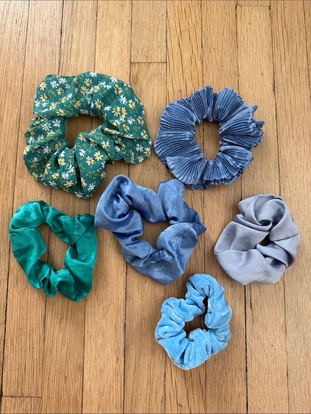 Floral & Blue Scrunchie Hair Set - Pack of 6